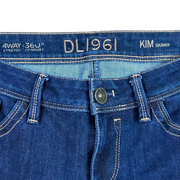 DL1961 Size 29 Women’s Dark Wash Kim Skinny 360 Stretch Jeans. - Picture 5 of 8